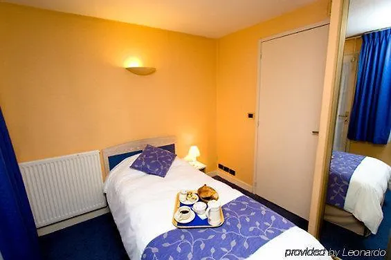 Champerret Heliopolis Hotel Parijs 3*,